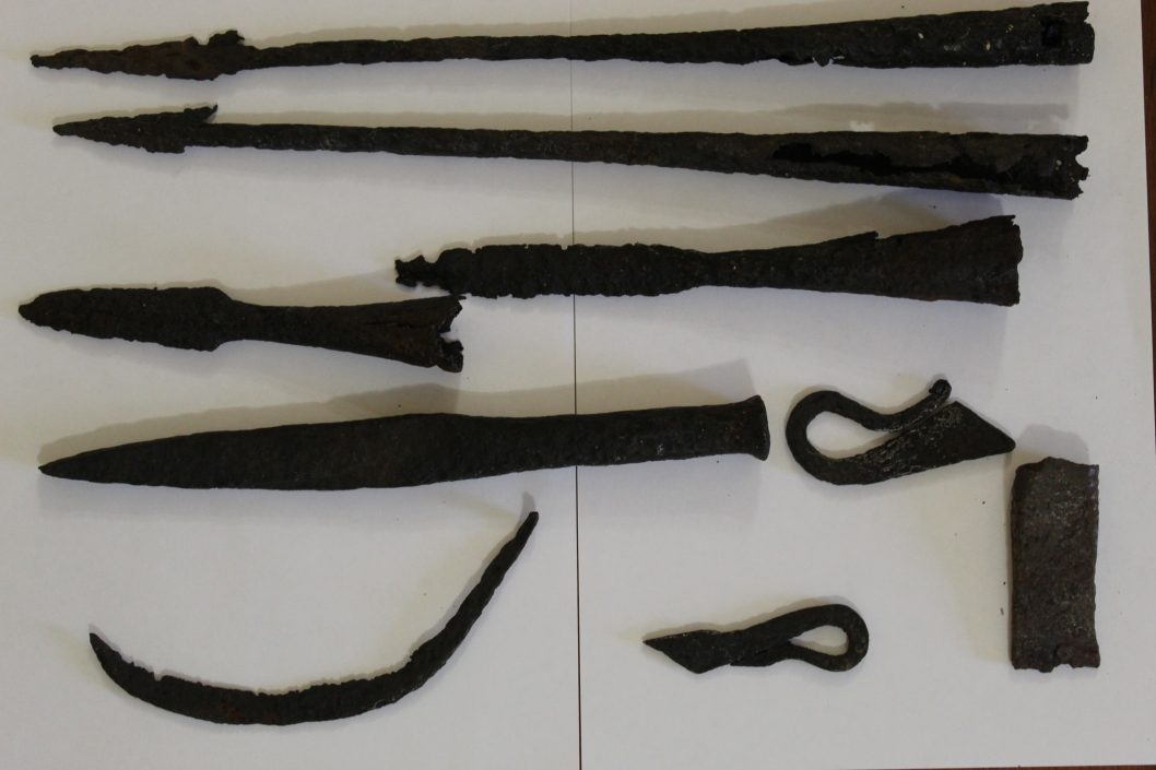 Врятовані з горнила війни: сапери ЗСУ передали унікальні артефакти до музею Дніпра