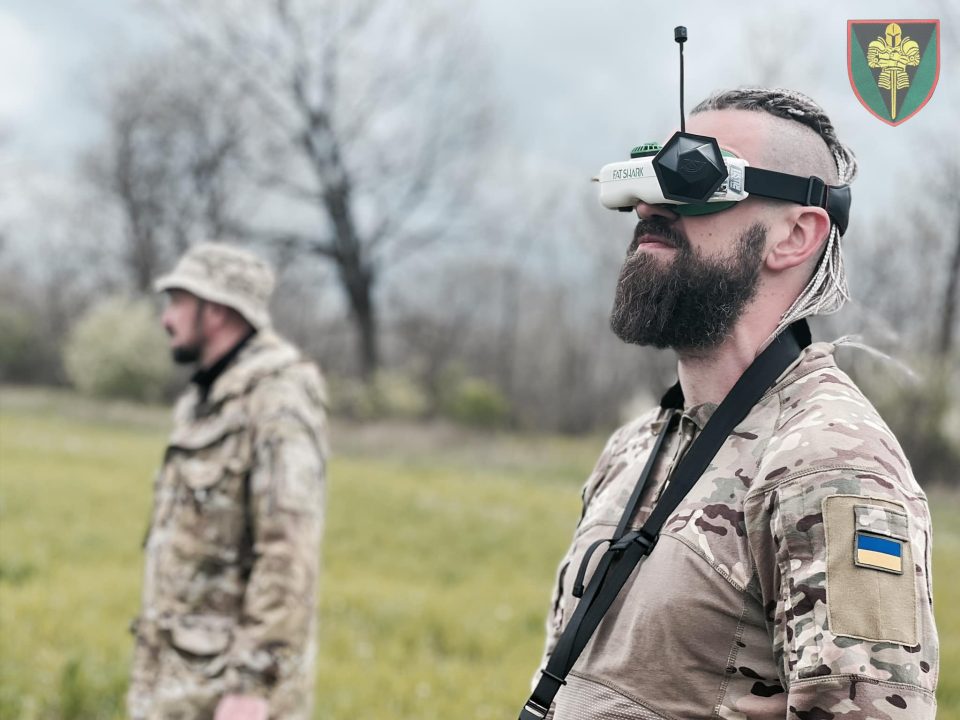 Глаза подразделений: бойцы криворожской бригады ВСУ показали, как используют дроны в боях - рис. 2