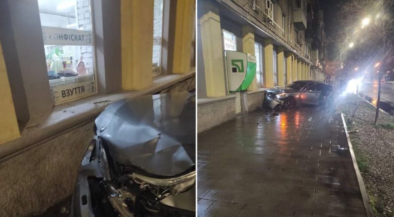 BMW влетів у фасад магазину: подробиці нічної ДТП на вулиці Курчатова у Дніпрі