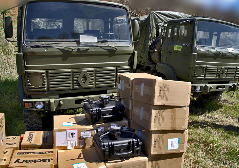 «Від всього Дніпра»: бійцям ТрО передали вантажівки, сучасні квадрокоптери і компʼютерну техніку