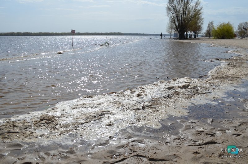 Затопило прибережну зону: як зараз виглядають пляжі Дніпра