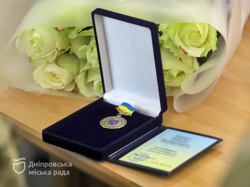 Мер Дніпра вручив бійцям ССО «Захиснику Вітчизни» та наголосив на безперервній допомозі ЗСУ