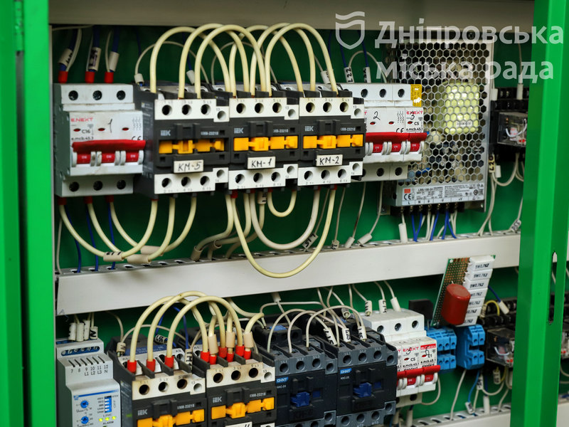 «Профильные службы имеют на это четкое указание»: мэр Днепра проверил обновление лифтов в домах - рис. 3