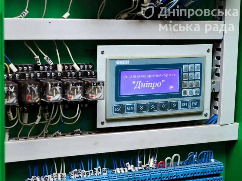 «Профильные службы имеют на это четкое указание»: мэр Днепра проверил обновление лифтов в домах - рис. 5