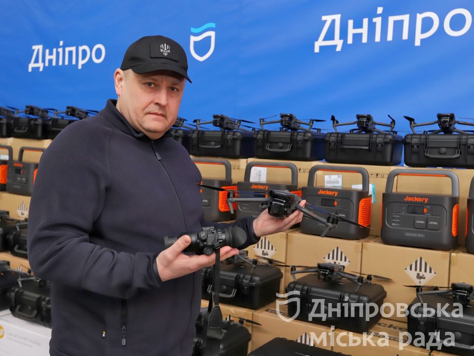 Допомога від Дніпра: Філатов показав рекордну партію техніки, яку місто придбало для ЗСУ - рис. 1