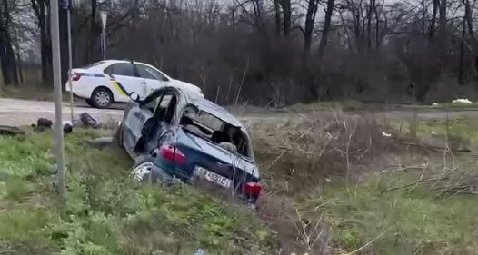 На Дніпропетровщині легковик зіткнувся з вантажівкою: є постраждалі - рис. 1