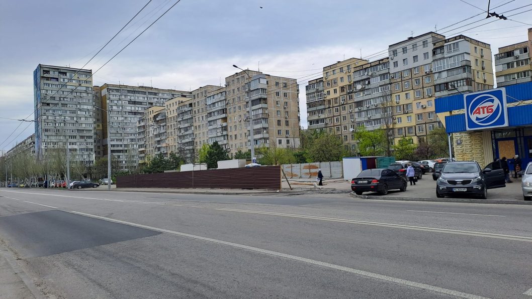 В Днепре на ж/м Солнечный все же начали застраивать одну из зеленых зон