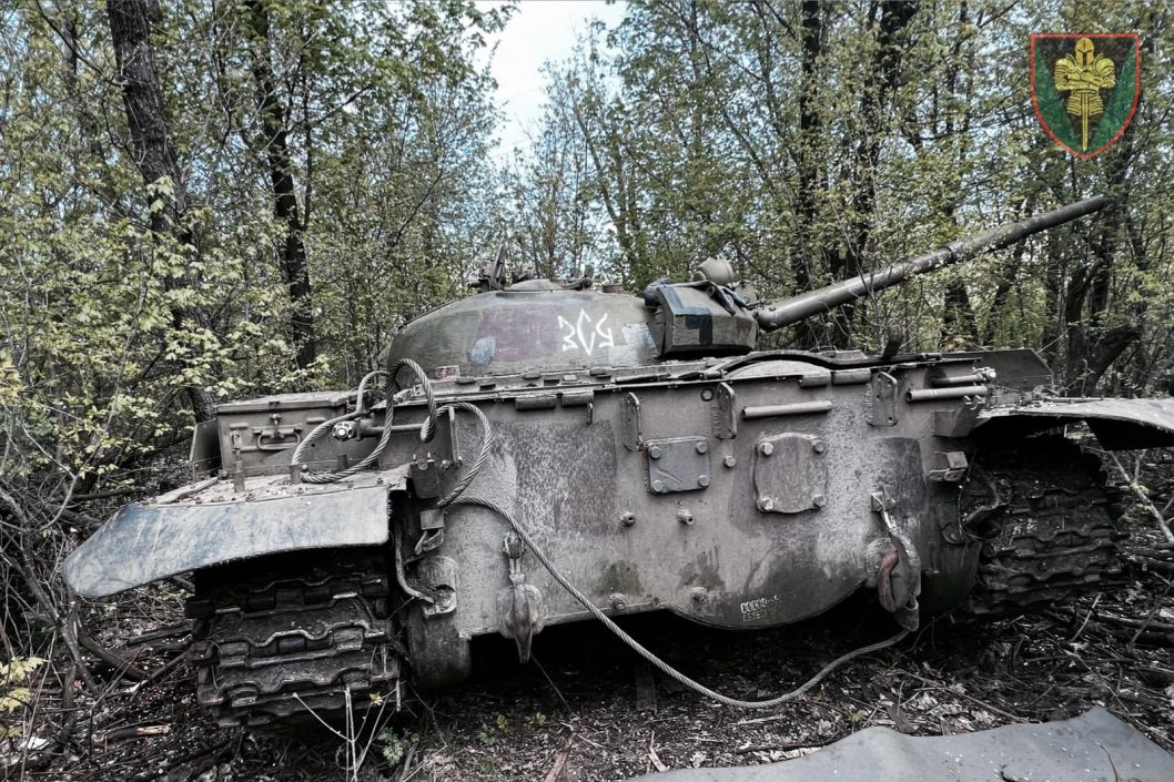 Затрофеїли раритет: криворізькі танкісти захопили танк рашистів Т-62