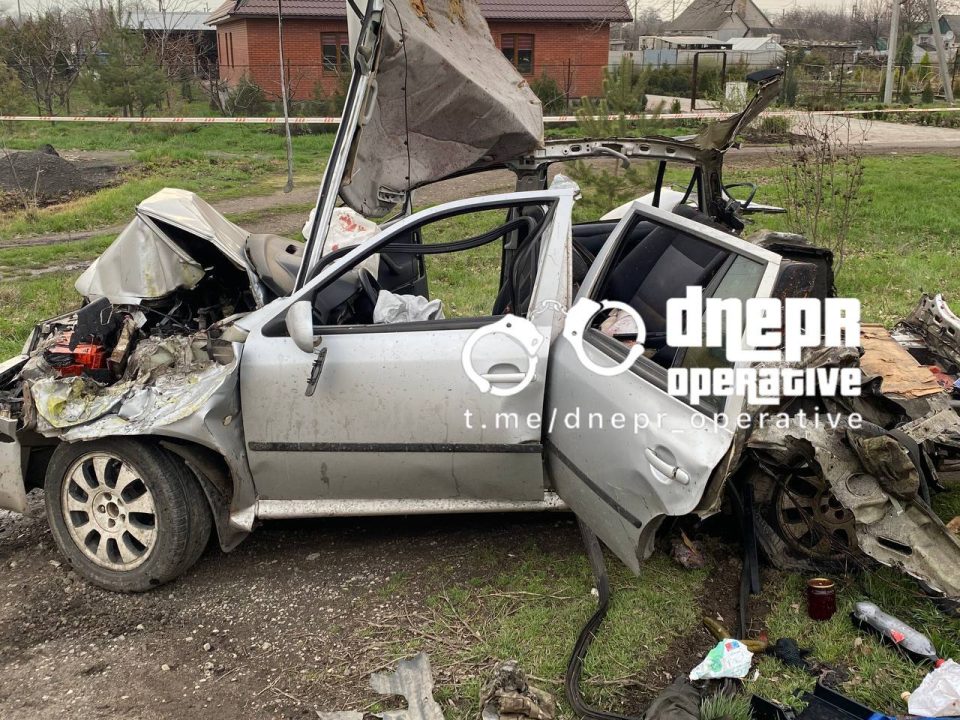 Под Кривым Рогом на ходу взорвался автомобиль с волонтером и военнослужащим
