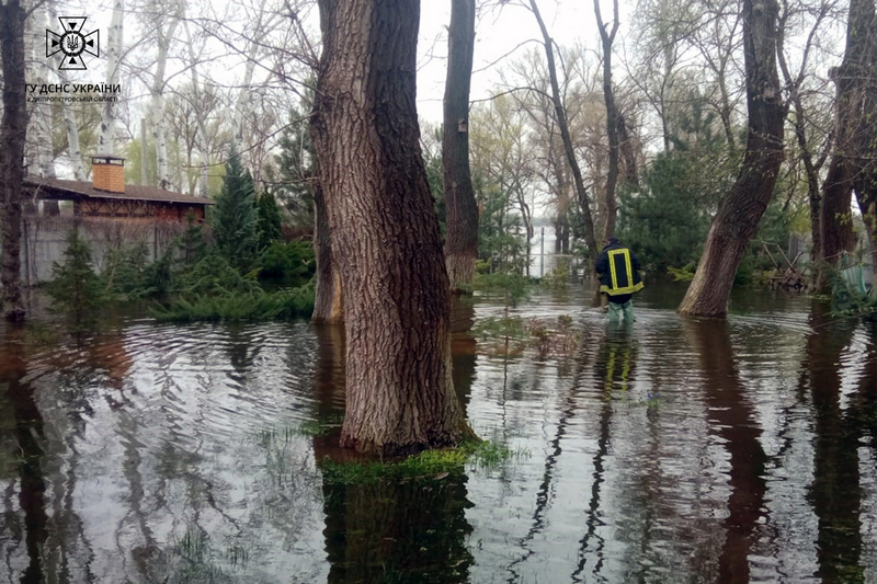 На Дніпропетровщині затопило приватні будинки: ситуація станом на вечір 15 квітня