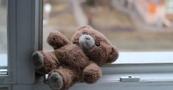 Одна дитина загинула: за 2023 рік на Дніпропетровщині з вікон випали 6 малюків