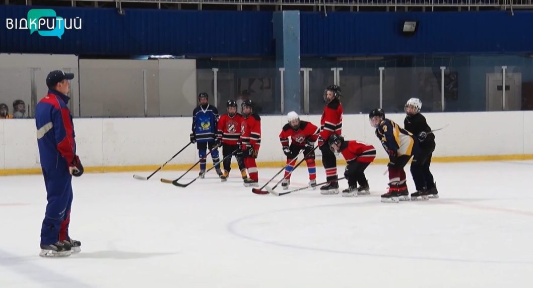 Юні хокеїсти з Дніпра перемогли на міжнародному турніру «Карпатська ліга»