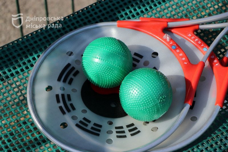 У Дніпрі стартували заняття на свіжому повітрі для учасників Університету третього віку