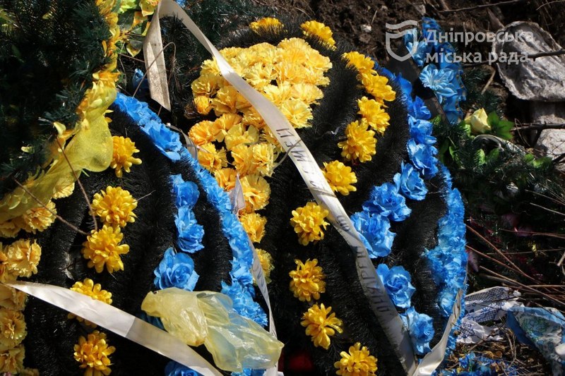 Понад 4 000 тонн сміття з початку квітня було вивезено з кладовищ Дніпра