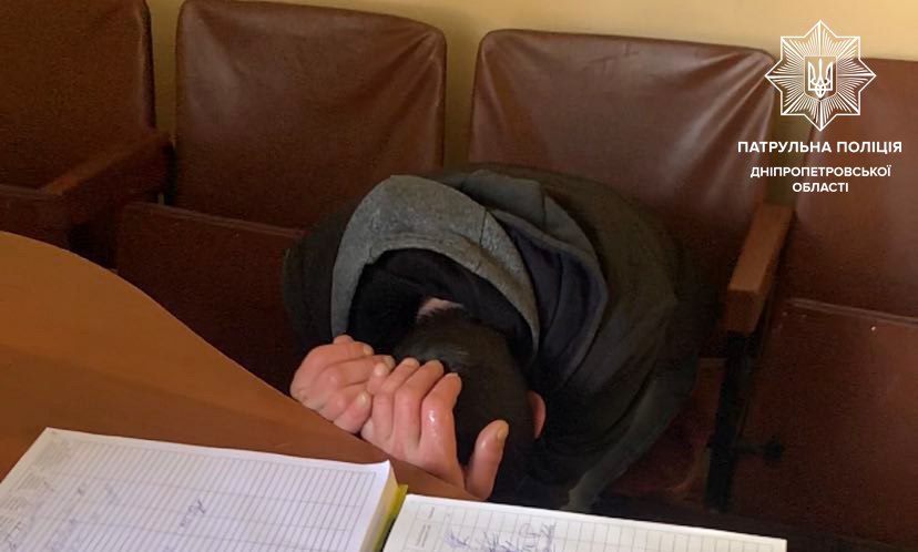 У Дніпрі п'яний містянин кидався на водія маршрутки