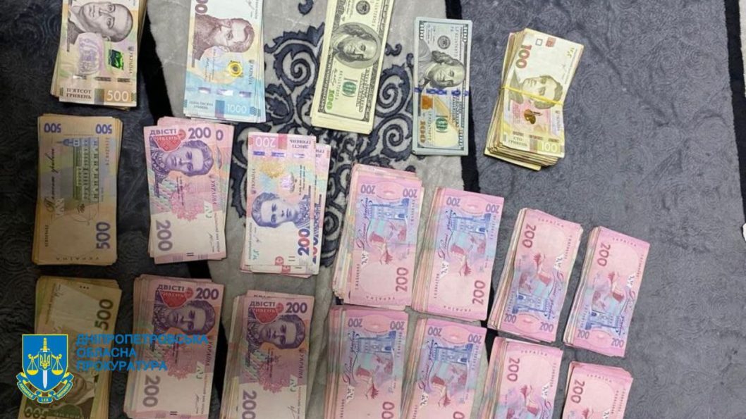 Щомісяця збагачувались на 10 мільйонів гривень: у Дніпрі судитимуть 7 наркозбувачів