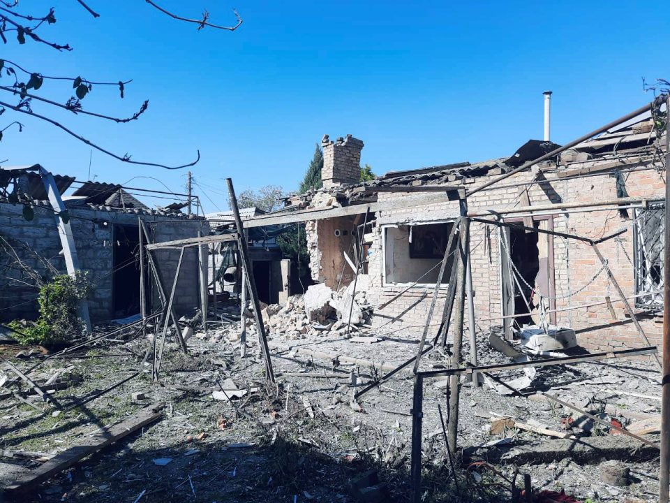 Есть пострадавшие: в течение дня оккупанты обстреливали Днепропетровскую область - рис. 1
