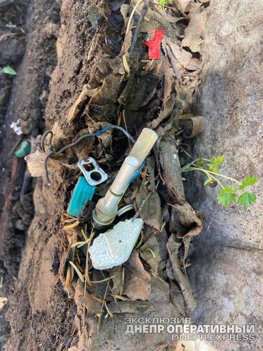 У Дніпрі біля залізничного вокзалу знайшли фрагмент бойової гранати - рис. 1