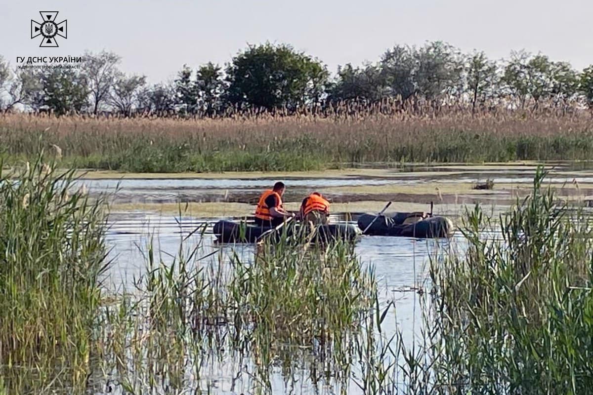 На Дніпропетровщині рятувальники дістали з річки тіло людини - рис. 1