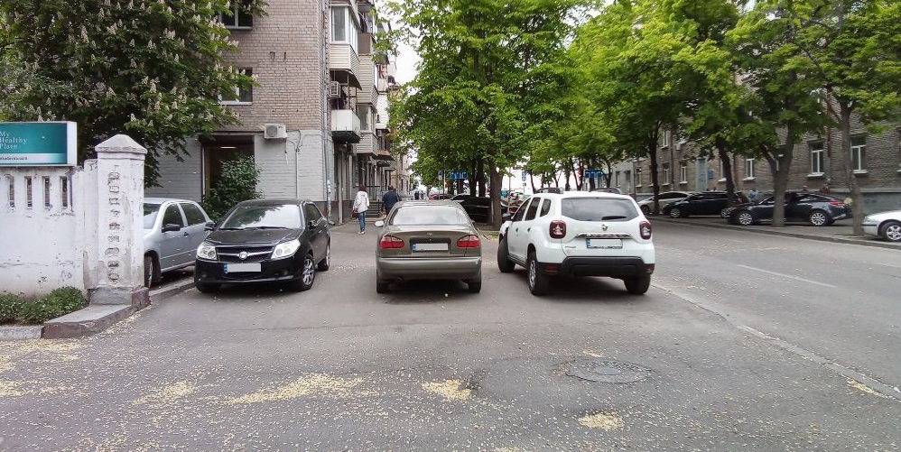 Топ-5 автохамів тижня: у Дніпрі за тиждень евакуювали більше 150 автівок на штрафмайданчик - рис. 1