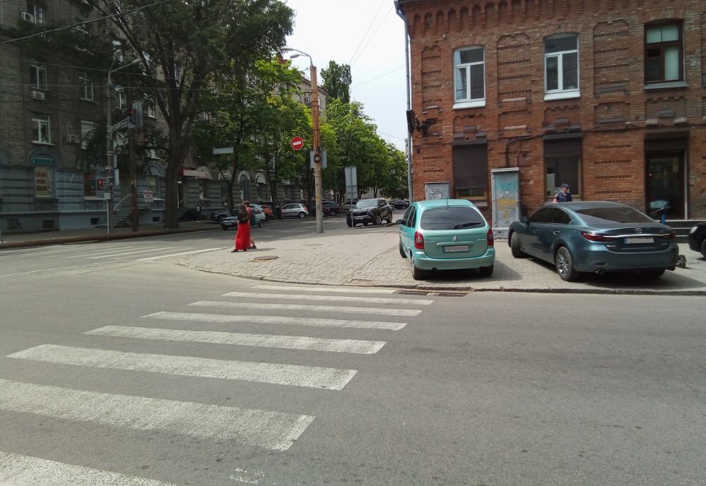 Топ-5 автохамів тижня: у Дніпрі за тиждень евакуювали більше 150 автівок на штрафмайданчик - рис. 3