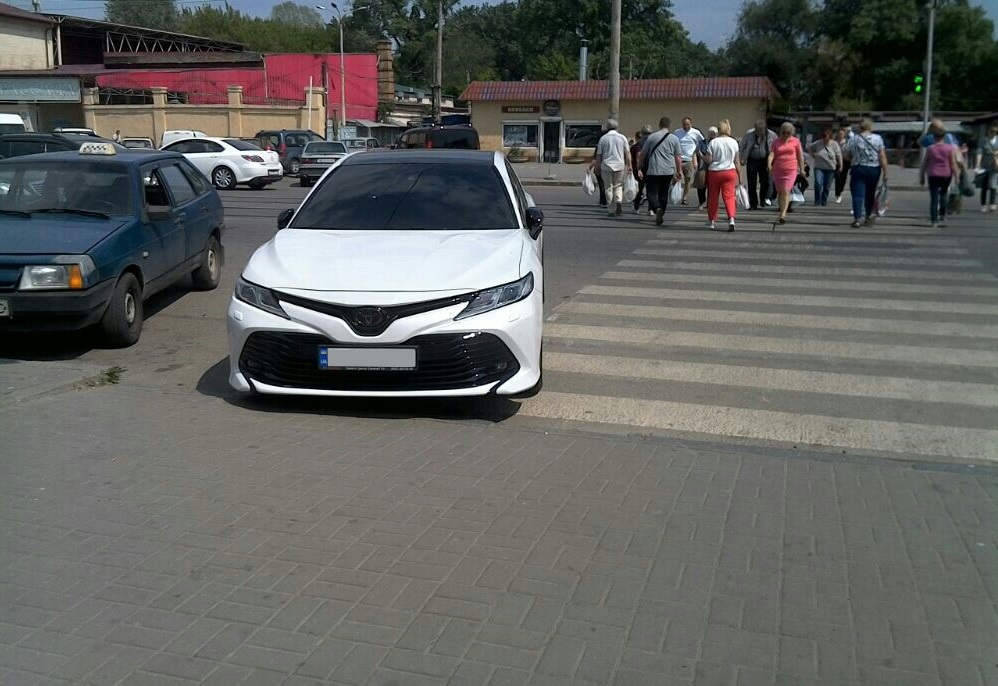 Топ-5 автохамів тижня: у Дніпрі за тиждень евакуювали більше 150 автівок на штрафмайданчик - рис. 4