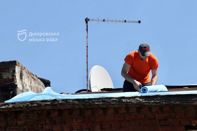 Міжпанельні шви, покрівля:  у Дніпрі продовжують ремонтувати житловий фонд