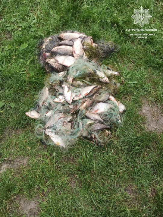 На Днепропетровщине полиция задержала двух браконьеров, выловивших рыбы на 205 тысяч гривен
