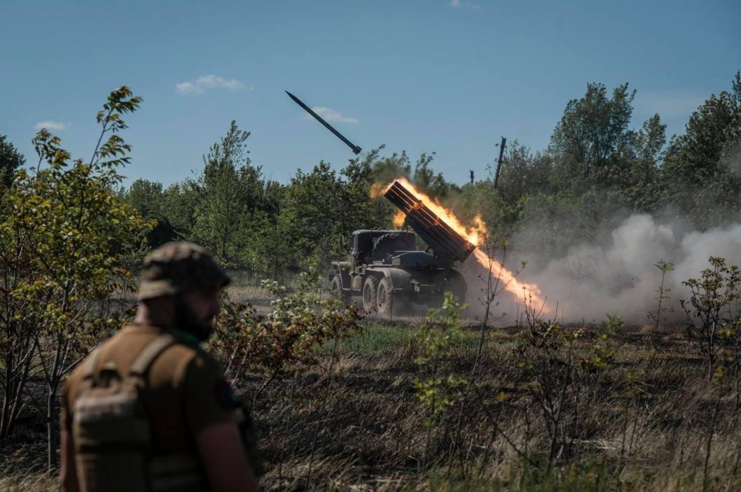 РФ ценой огромных потерь продолжает вести захватническую войну против Украины: текущая ситуация на фронте