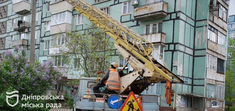 У Дніпрі тривають ремонти доріг, модернізація зовнішнього освітлення: де проводяться роботи