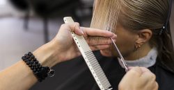 В Кривом Роге разъяренная клиентка порезала парикмахера ножницами - рис. 13