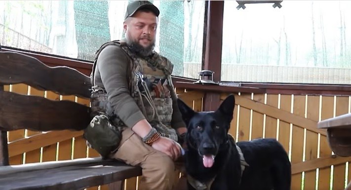 Пес Люцик – боевой друг днепровских десантников (Видео)