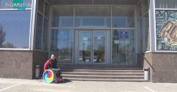 Наскільки Дніпро безбарєрний для людей з інвалідністю