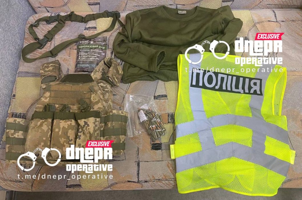 Полицейские из Днепра задержали серийного вора, ограбившего автомобиль волонтеров