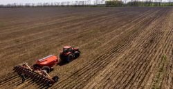 Засіяли майже 35% гороху, пшениці, ячменю та кукурудзи: як проходить посівна на Дніпропетровщині