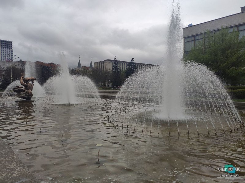 У Дніпрі запустили в роботу міські фонтани (Фото)
