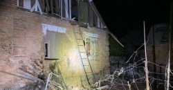 Російські окупанти атакували Нiкополь артилерією та дронами: є постраждалий та руйнування - рис. 7