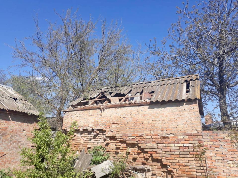 Окупанти вісім разів за день обстріляли Нікопольщину: постраждали семеро людей, є руйнування - рис. 3