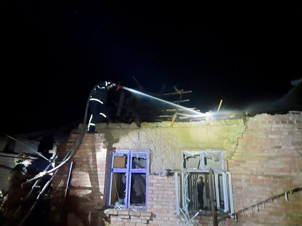 Сили ППО збили 8 ракет, уламками поранена жінка: подробиці нічної атаки на Дніпропетровщину - рис. 1