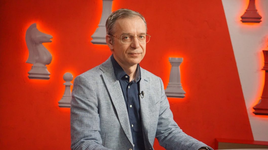 «Працювати в першу чергу на Україну й на абітурієнта, а потім думати про конкуренцію», - ректор ДНУ Сергій Оковитий - рис. 1