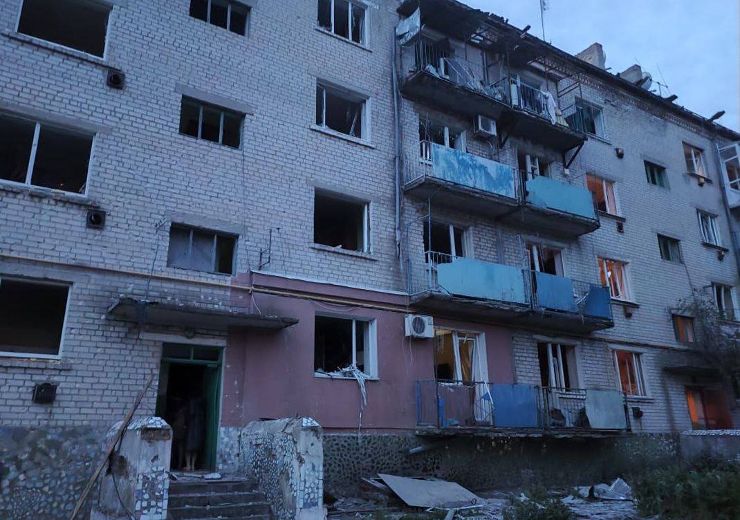Зруйновані будинки, магазини, є постраждалі: наслідки нічної атаки окупантів на Дніпропетровщину