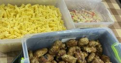 Тонны блинов и борща: как волонтерская кухня неравнодушных днепрянок поддерживает наших защитников - рис. 16