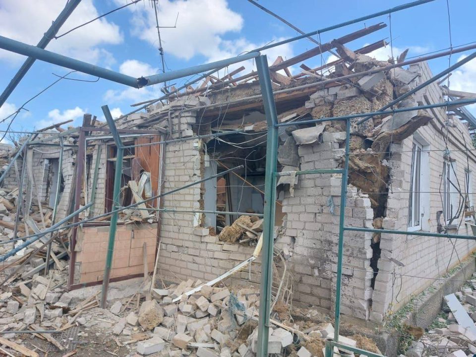 Окупанти нанесли ракетні удари по Синельниківському району Дніпропетровщини: є загиблі та постраждалі