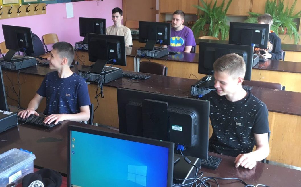 Громады Днепропетровщины получили 116 компьютеров от благотворителей - рис. 2
