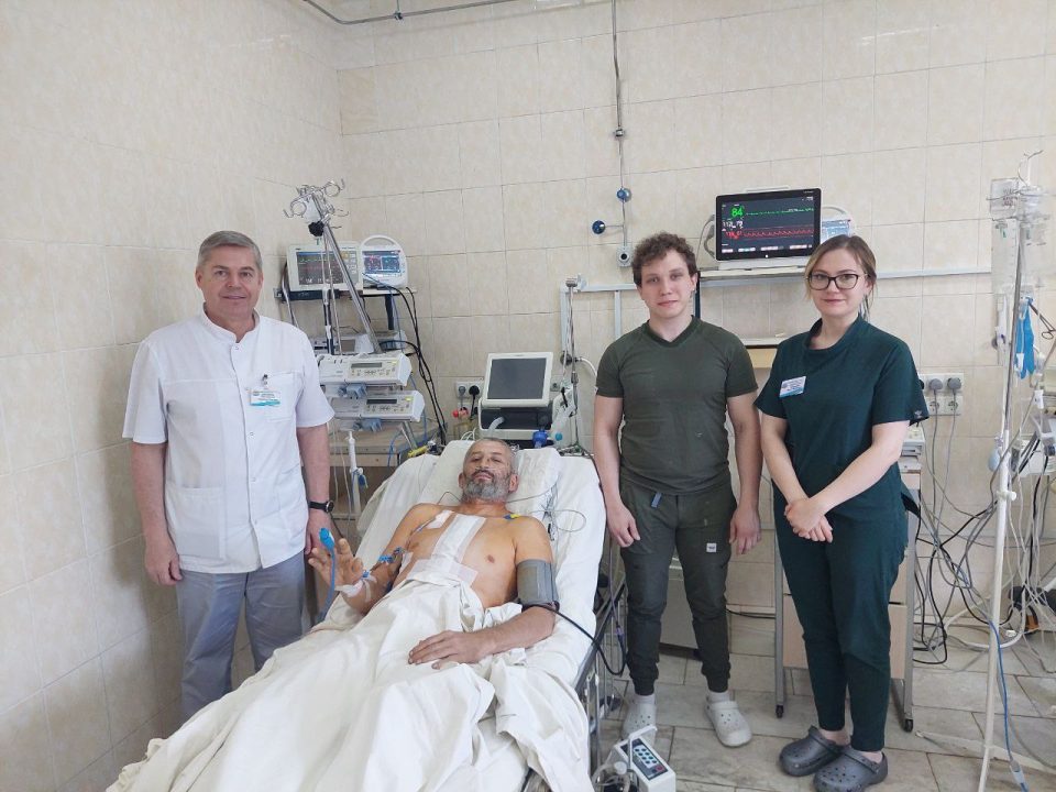 В Днепре спасли тяжелораненого военнослужащего - рис. 1