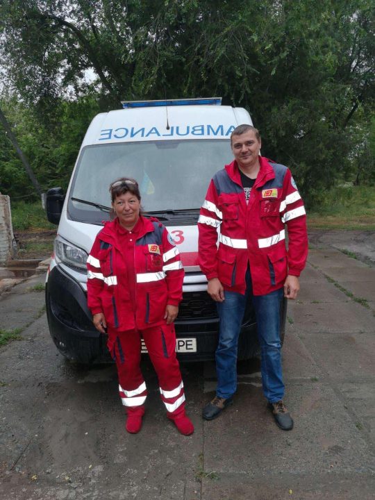 На Дніпропетровщині медики в кареті швидкої прийняли складні пологи у 17-річної дівчини 