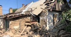 Пошкоджені будинки, є постраждалі: російські окупанти обстріляли Нікополь з важкої артилерії