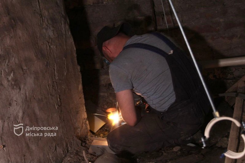 Нова електрика, сантехніка: у Дніпрі продовжують ремонтувати житловий фонд