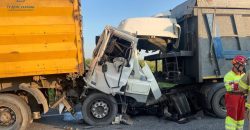В Днепровском районе в ДТП погиб водитель грузовика - рис. 10