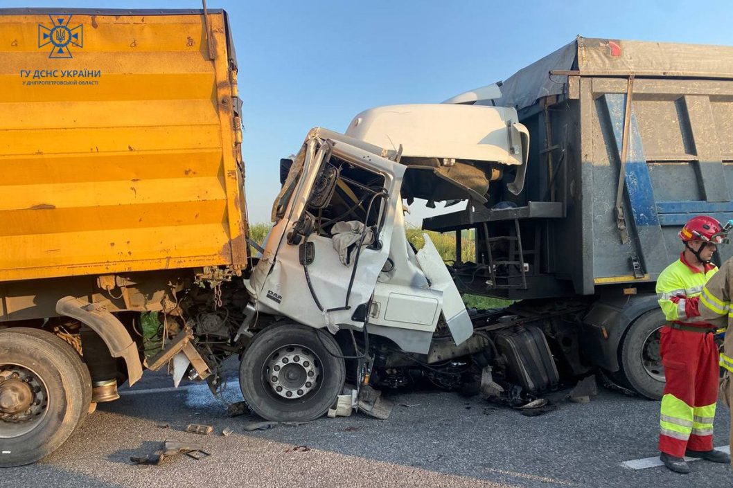 В Днепровском районе в ДТП погиб водитель грузовика
